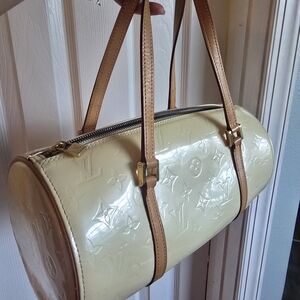 Louis Vuitton Monogram Vernis Bedford Papillon bag in a pearl 